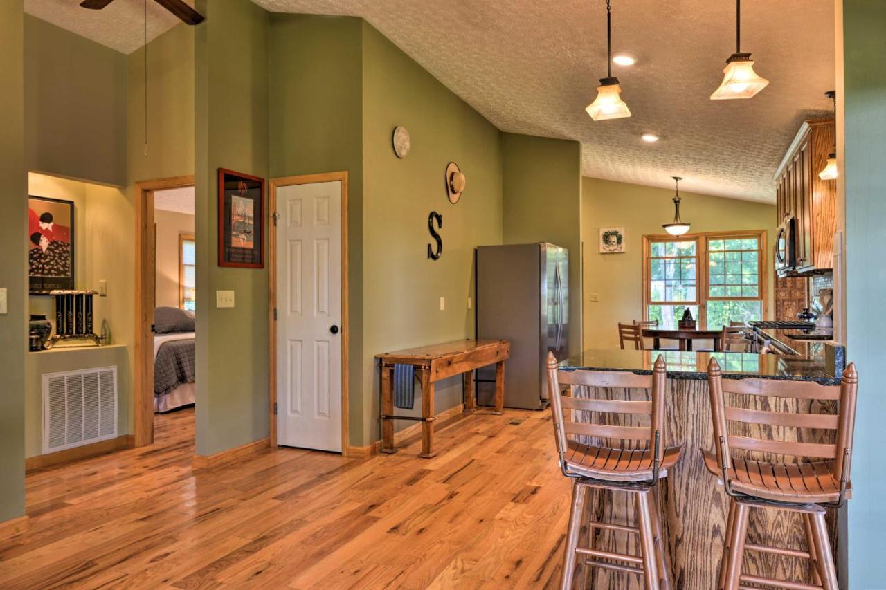 Charming Galax Retreat With Wraparound Deck! Villa Exteriör bild