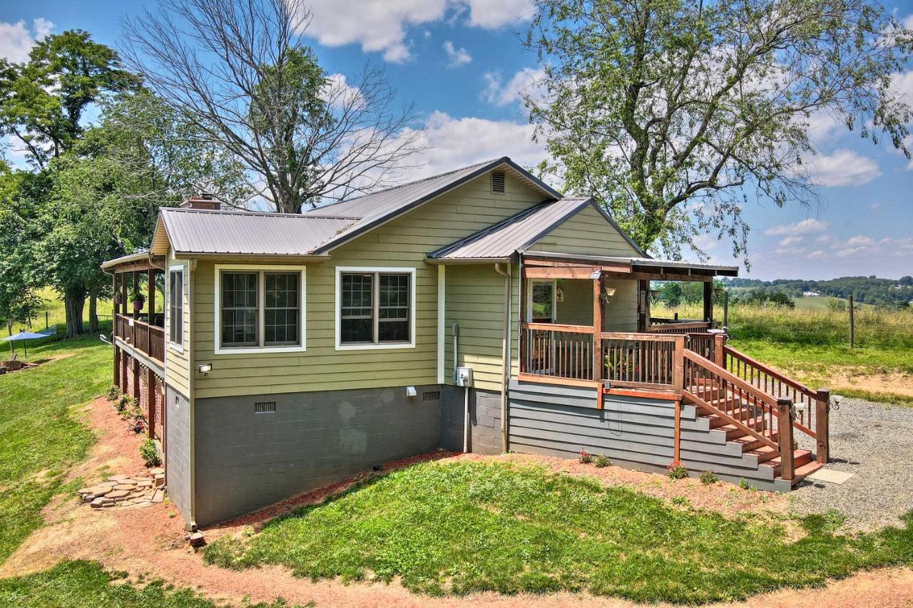 Charming Galax Retreat With Wraparound Deck! Villa Exteriör bild